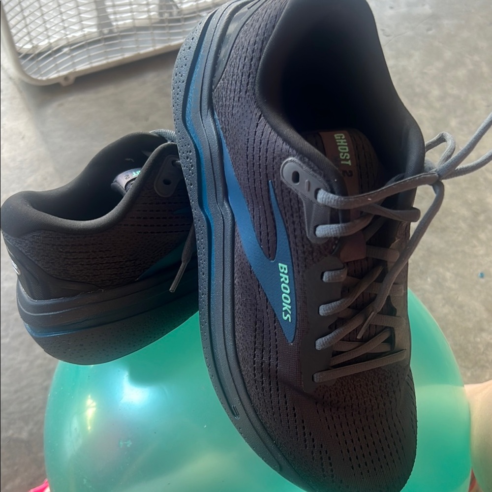 Brooks Black and Blue Athletic Shoes with Cushioned Sole